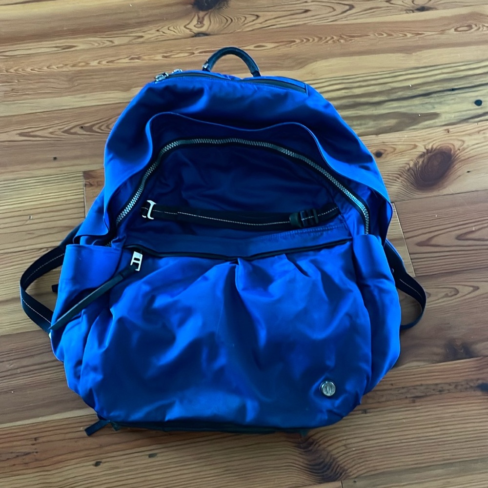 Lululemon booksack